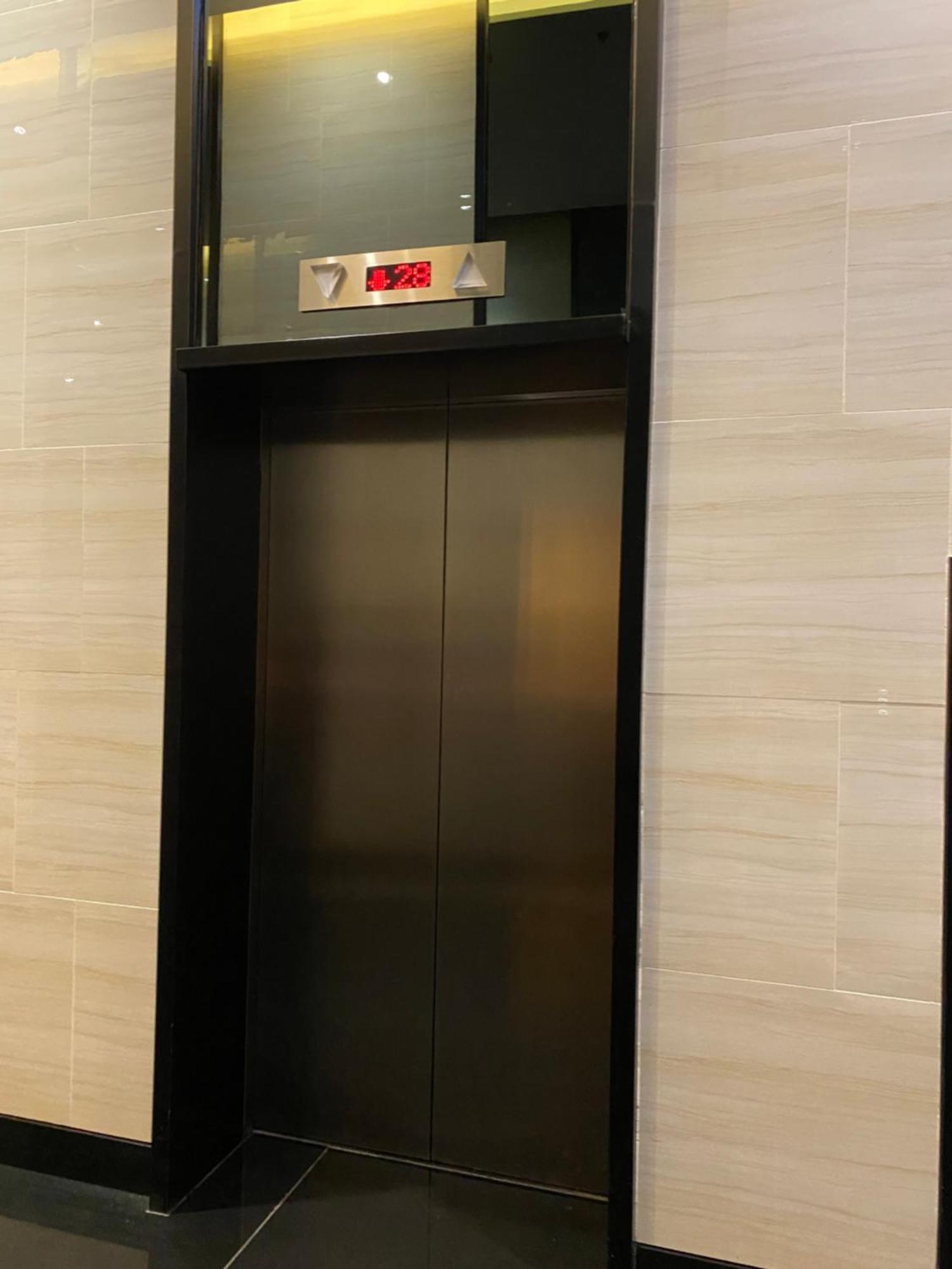 Frost At Air Residences Makati Manila Exterior foto